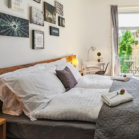 3 Room Apartment In The Beautiful Street Budapest Exterior photo