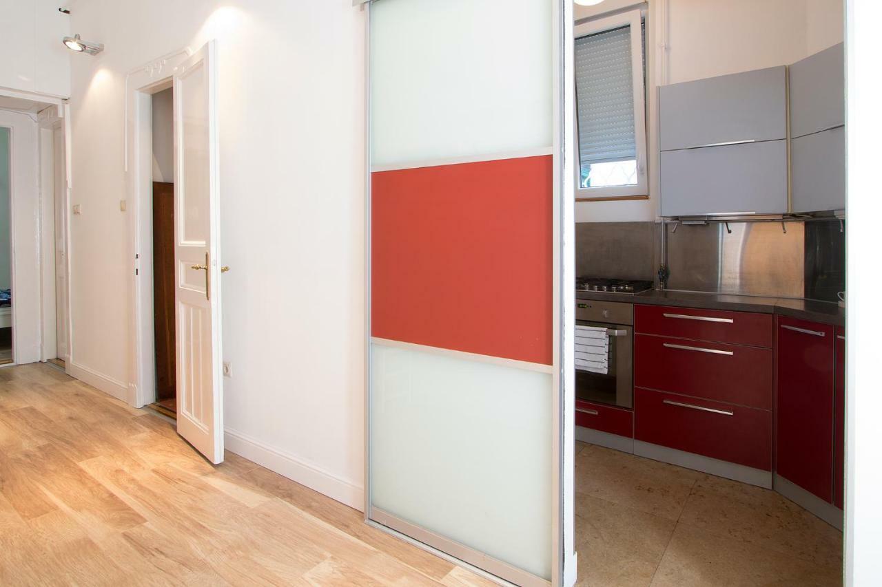 3 Room Apartment In The Beautiful Street Budapest Exterior photo