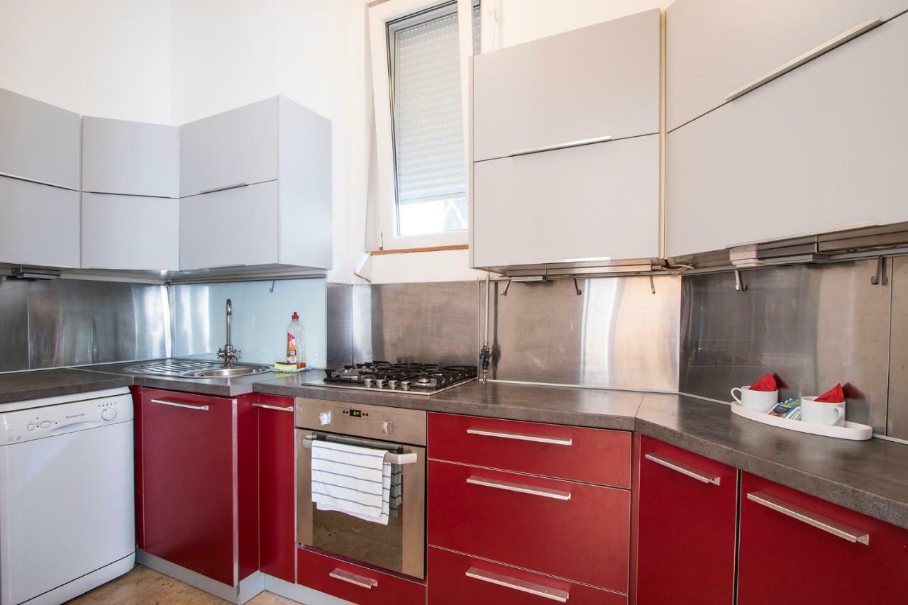 3 Room Apartment In The Beautiful Street Budapest Exterior photo
